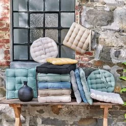 Stuhlkissen Mit Bändchen L 35 X B 37cm SOLID In Creme 7 Stuhlkissen Mit Bändchen L 35 X B 37cm SOLID In Creme -Butlers butlers stuhlkissen mit bandchen l 35 x b 37cm solid in creme 1